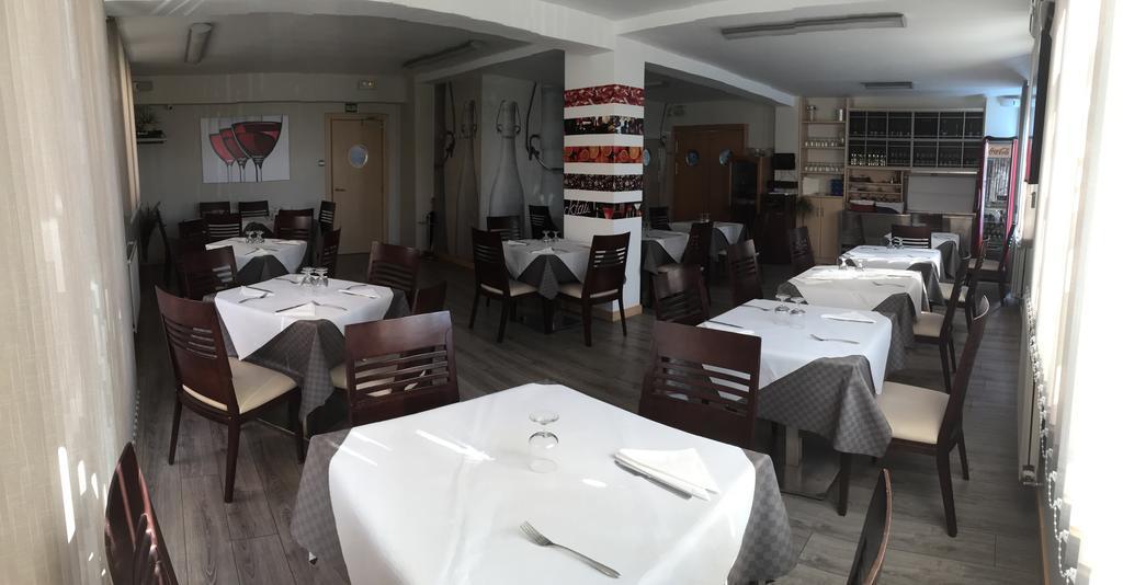 Pension Oasis Самора Екстер'єр фото