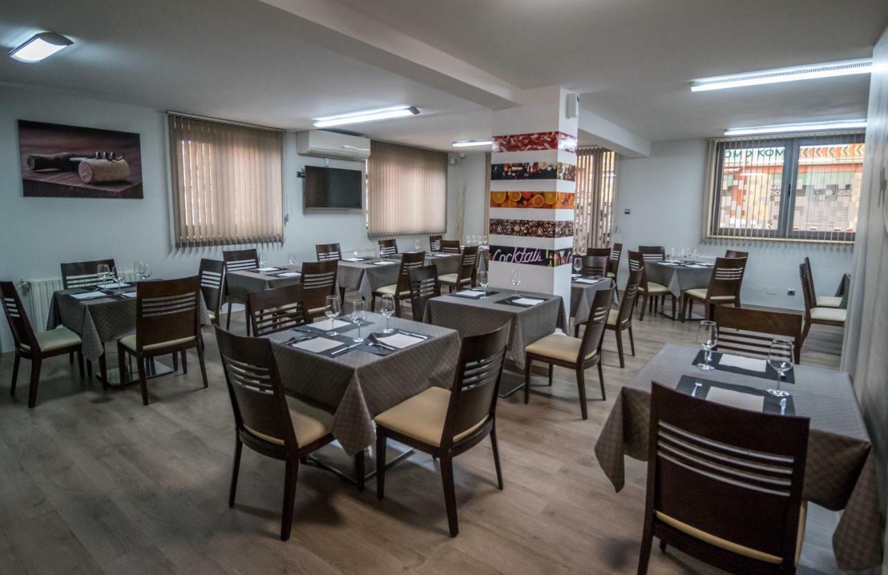 Pension Oasis Самора Екстер'єр фото