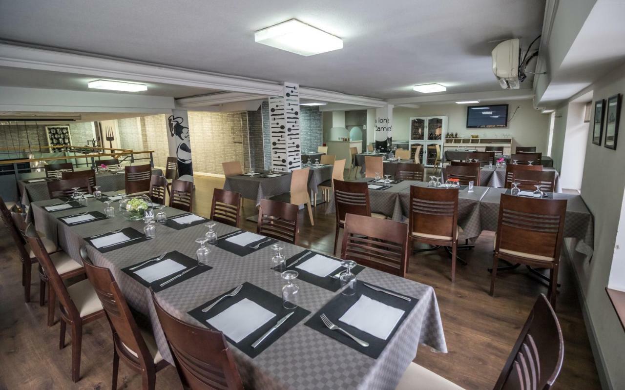 Pension Oasis Самора Екстер'єр фото