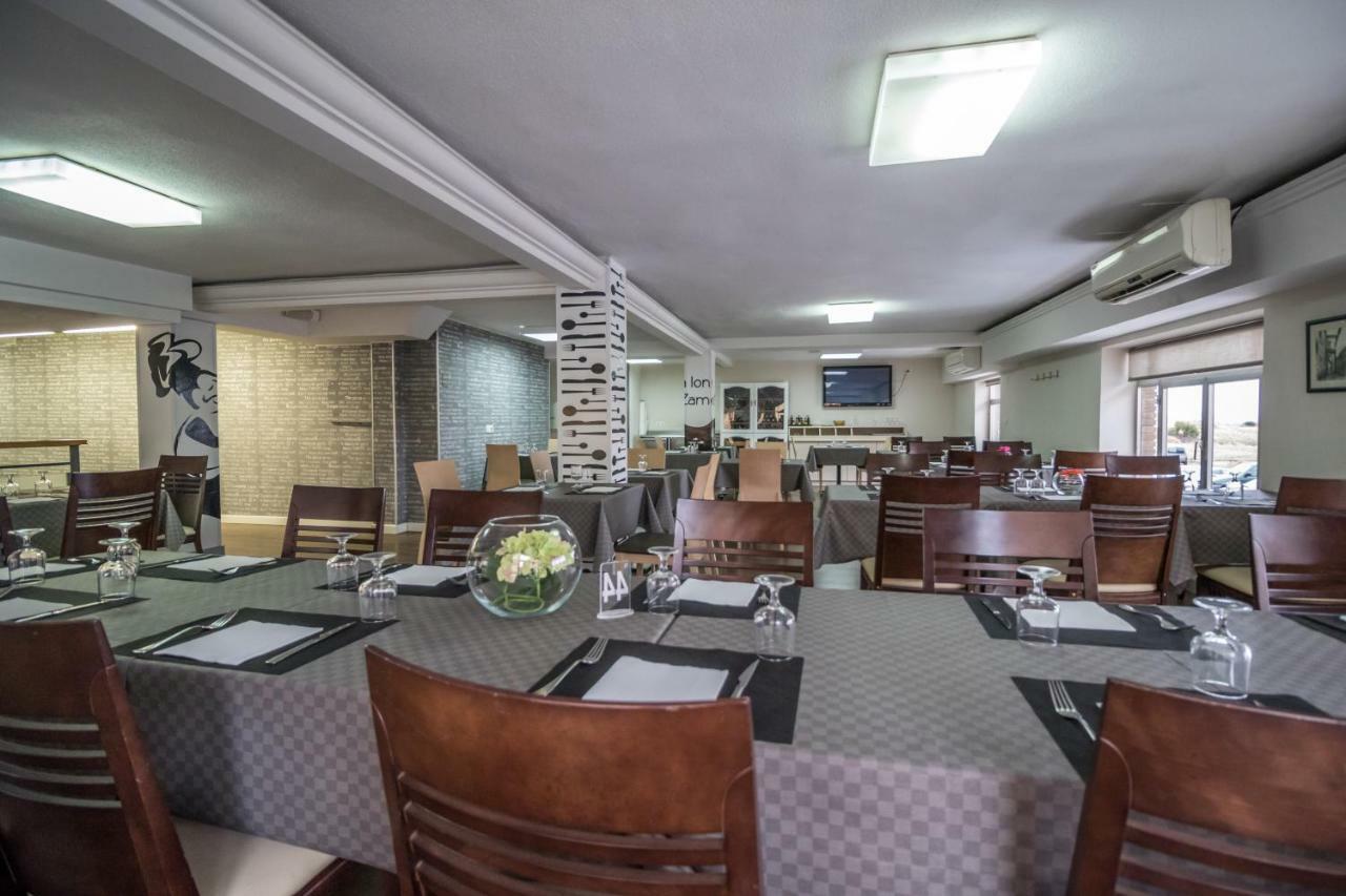 Pension Oasis Самора Екстер'єр фото